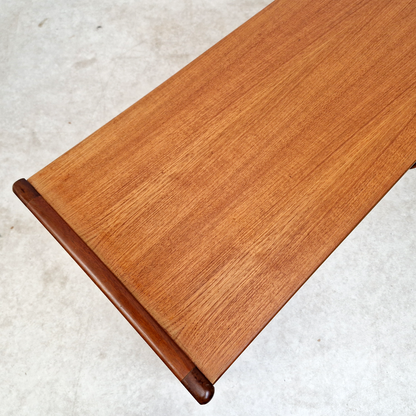 Vintage Mid Century Danish Design Medium Teak Sideboard Buffet Credenza