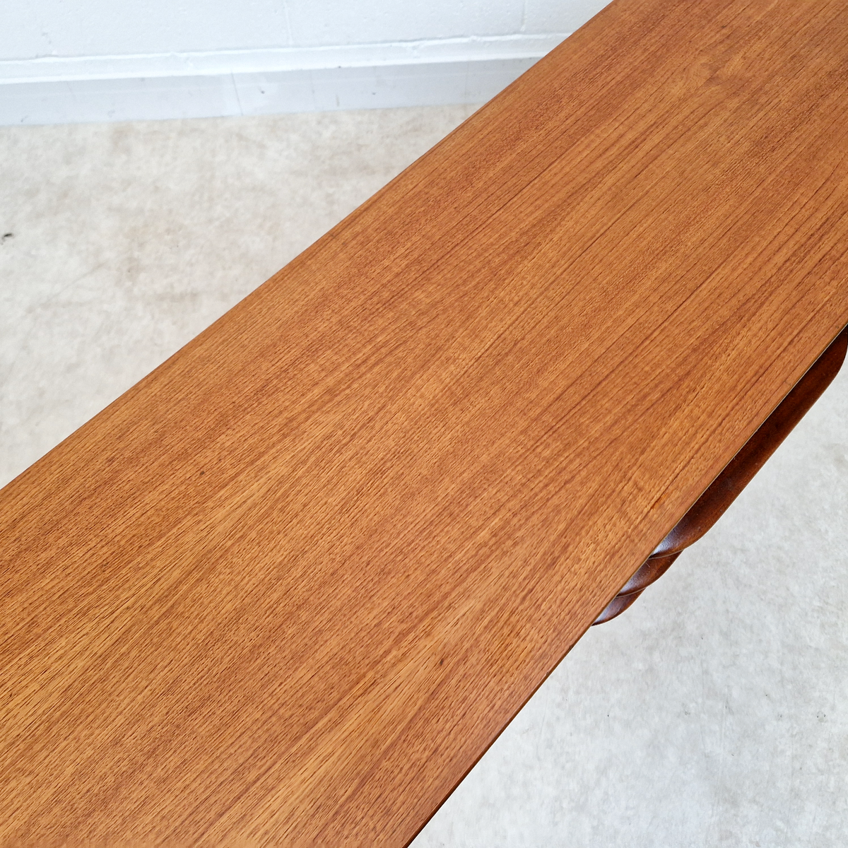 Vintage Mid Century Danish Design Medium Teak Sideboard Buffet Credenza