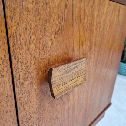 Vintage Mid Century Danish Design Medium Teak Sideboard Buffet Credenza