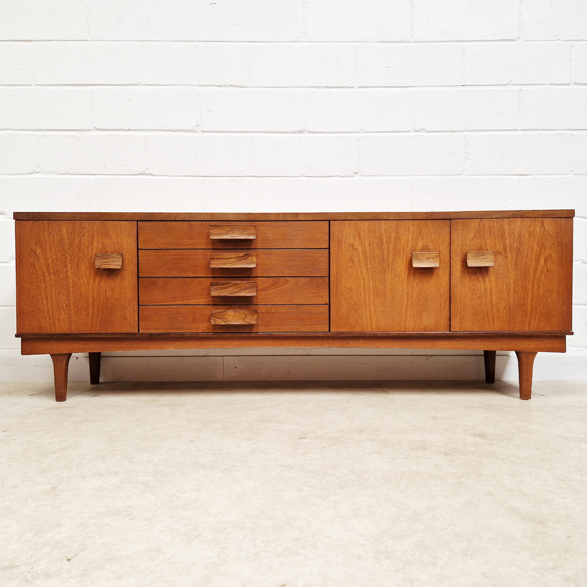 Vintage Mid Century Danish Design Medium Teak Sideboard Buffet Credenza
