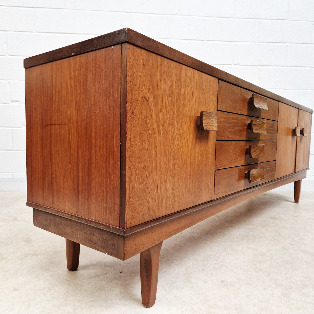 Vintage Mid Century Danish Design Medium Teak Sideboard Buffet Credenza