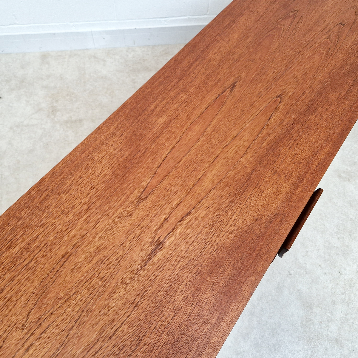 Vintage Mid Century Danish Design Medium Teak Sideboard Buffet Credenza