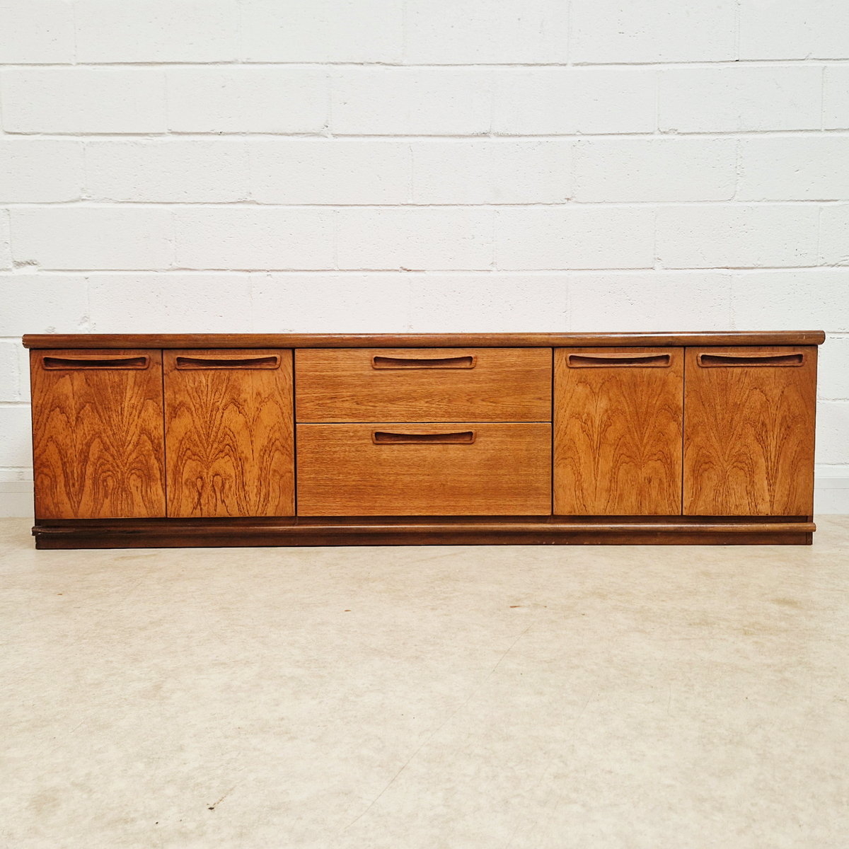 Meredew Vintage Mid Century Danish Design Pyramid Teak Long Sideboard Buffet Credenza PG350