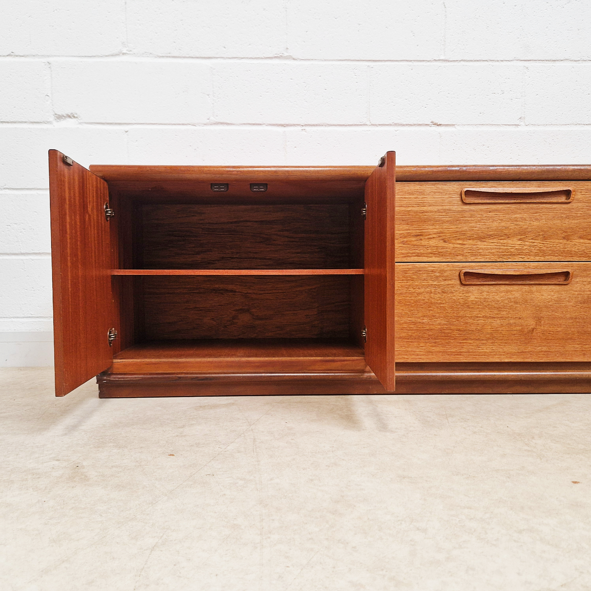 Meredew Vintage Mid Century Danish Design Pyramid Teak Long Sideboard Buffet Credenza PG350