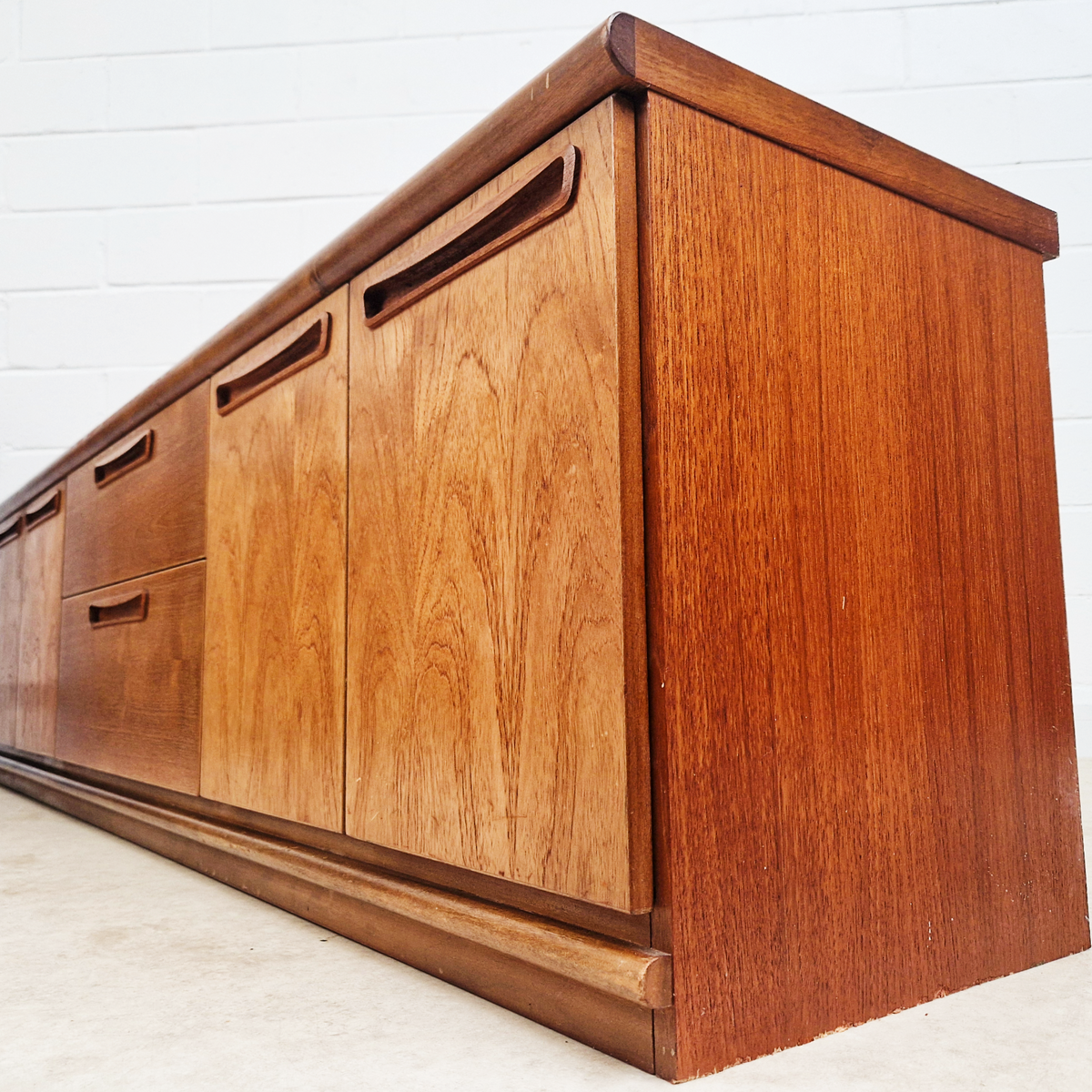 Meredew Vintage Mid Century Danish Design Pyramid Teak Long Sideboard Buffet Credenza PG350