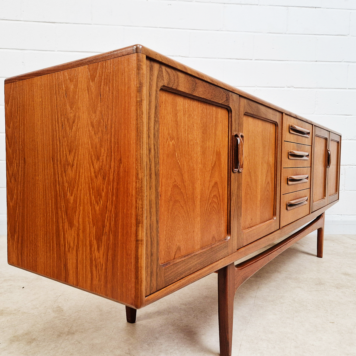 VB Wilkins G Plan Red Label Vintage Mid Century Pyramid Teak Long John Sideboard