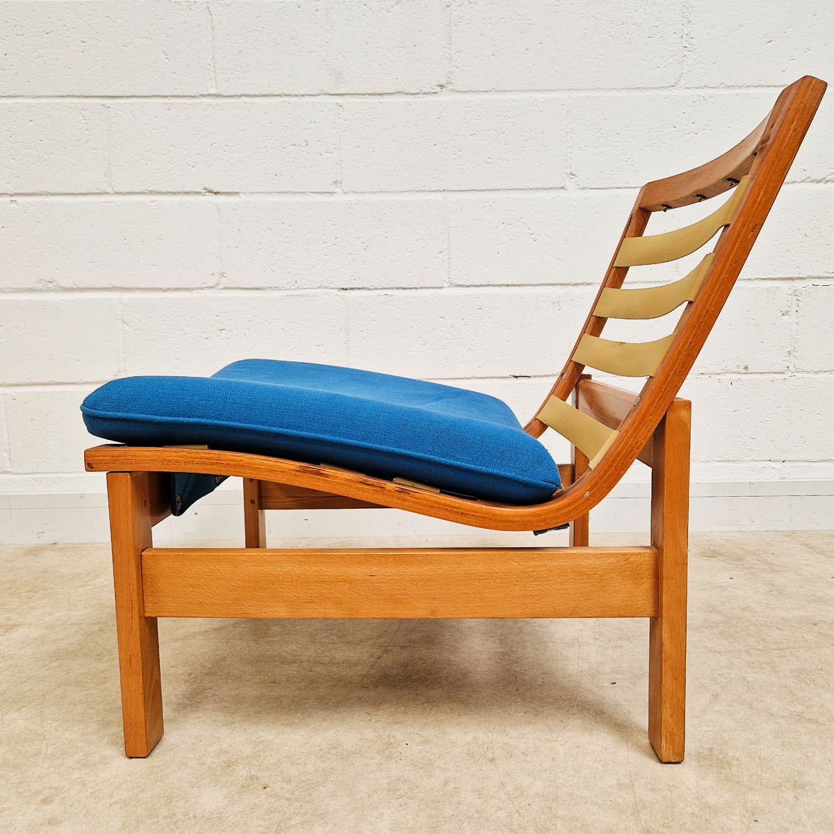 Parker Knoll Mid Century 1960s Fabric & Beech Royal Blue Lounge Accent Chair Armchair