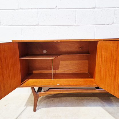 Greaves & Thomas Vintage Mid Century Danish Design Sideboard Buffet Credenza