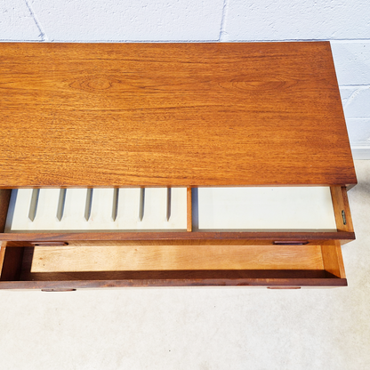 Greaves & Thomas Vintage Mid Century Danish Design Sideboard Buffet Credenza