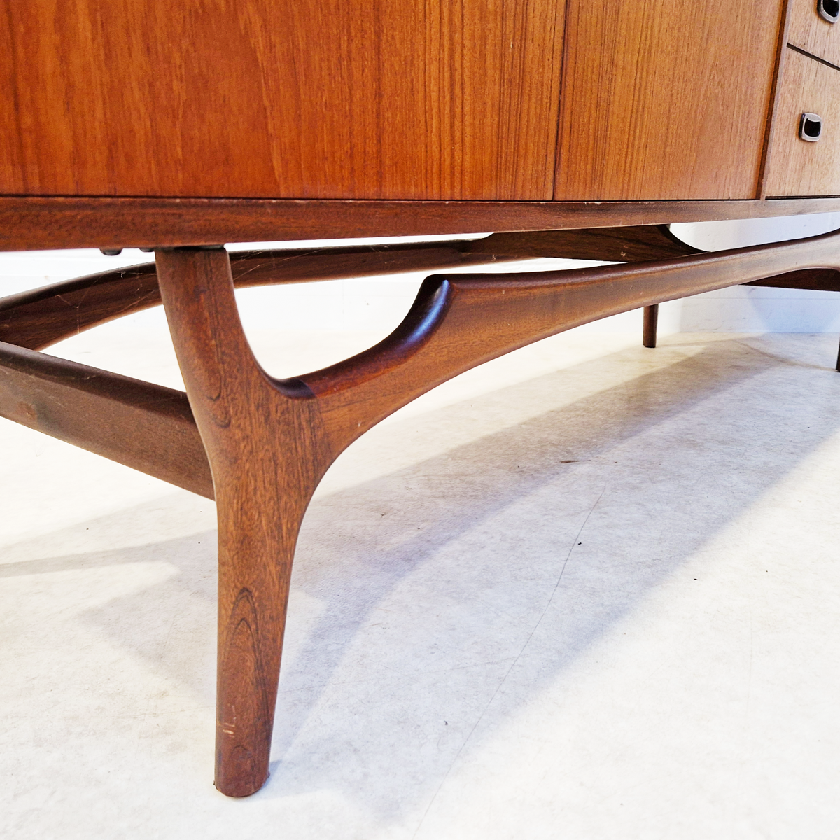 Greaves & Thomas Vintage Mid Century Danish Design Sideboard Buffet Credenza