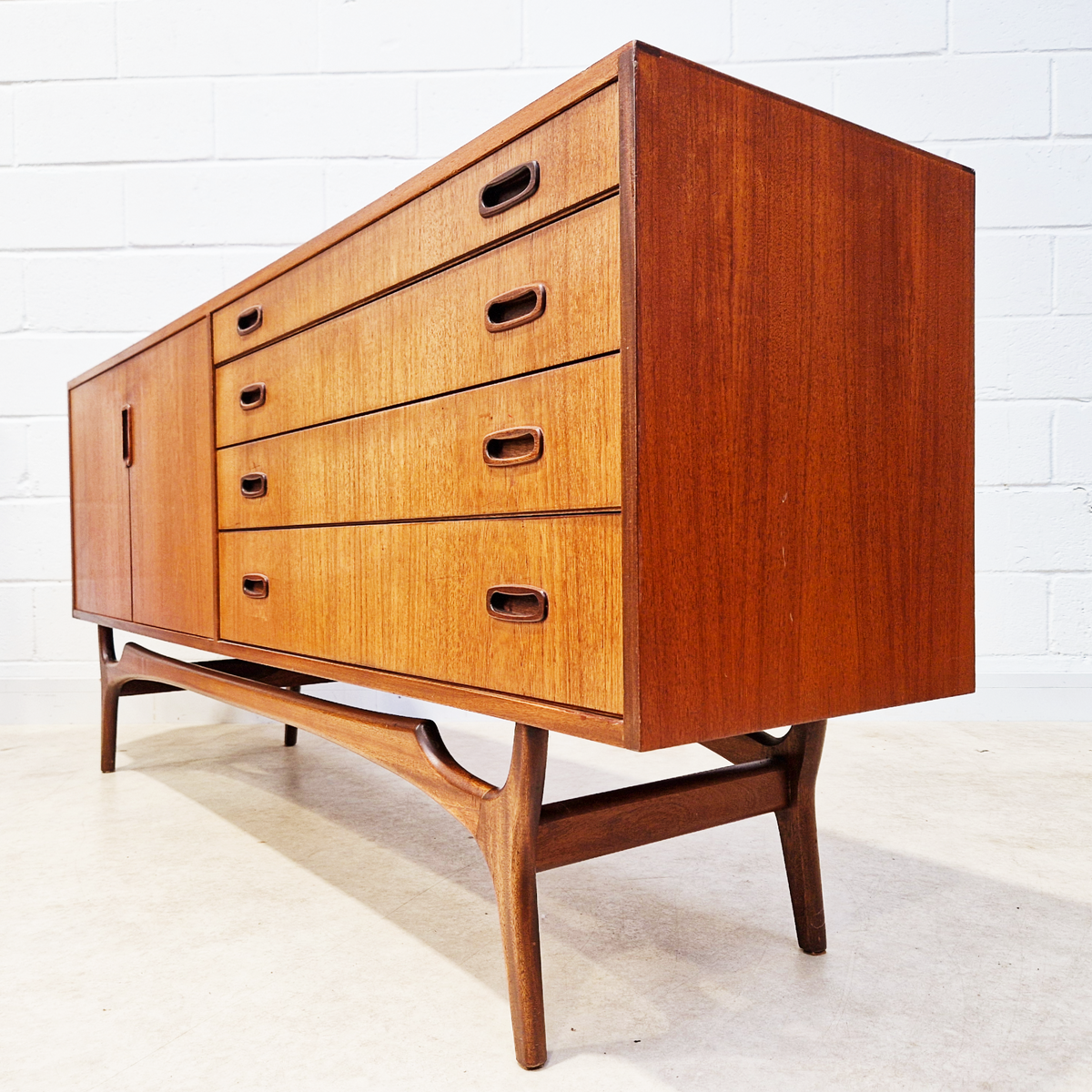 Greaves & Thomas Vintage Mid Century Danish Design Sideboard Buffet Credenza