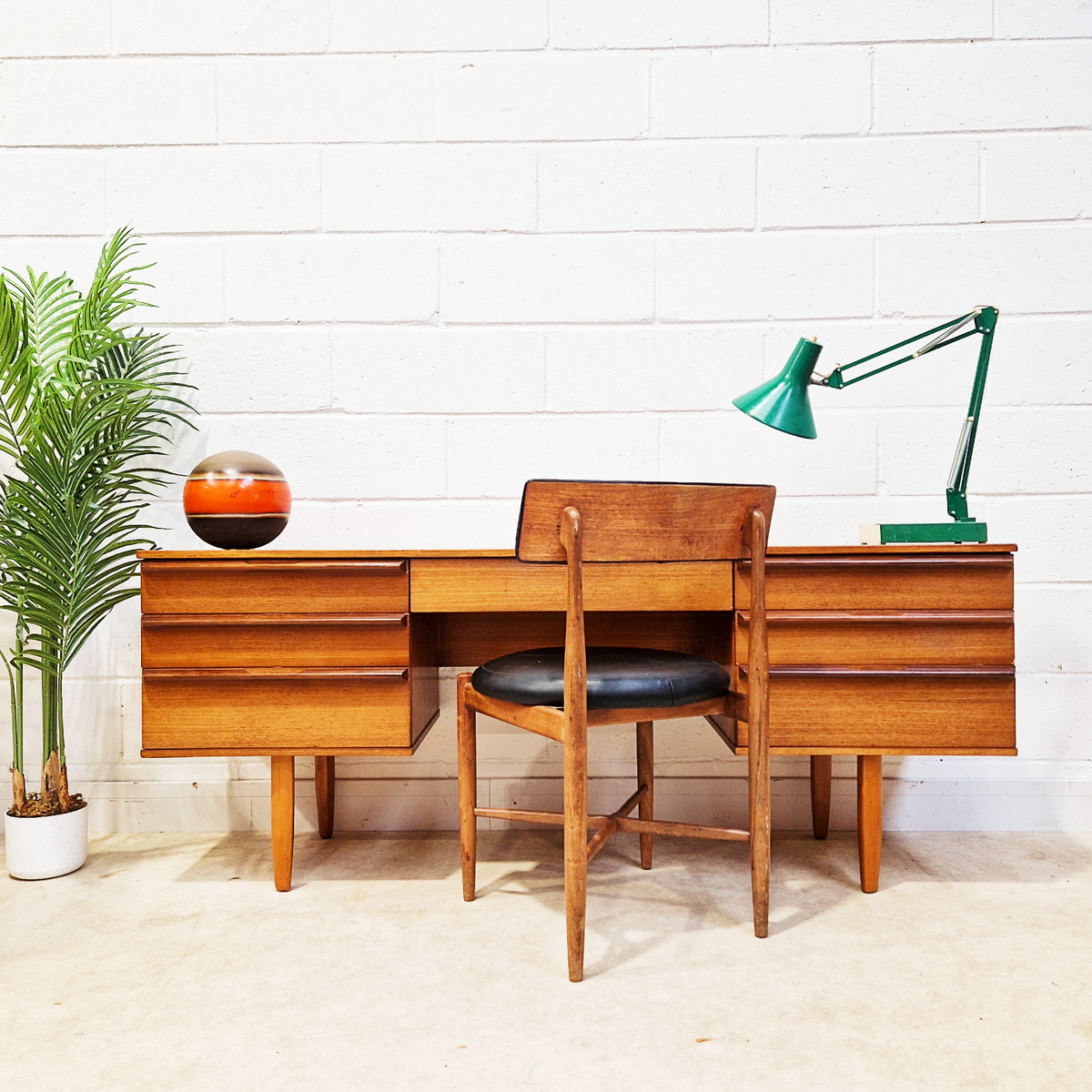 Avalon Vintage Mid Century Medium Teak Danish Design Desk Office Home