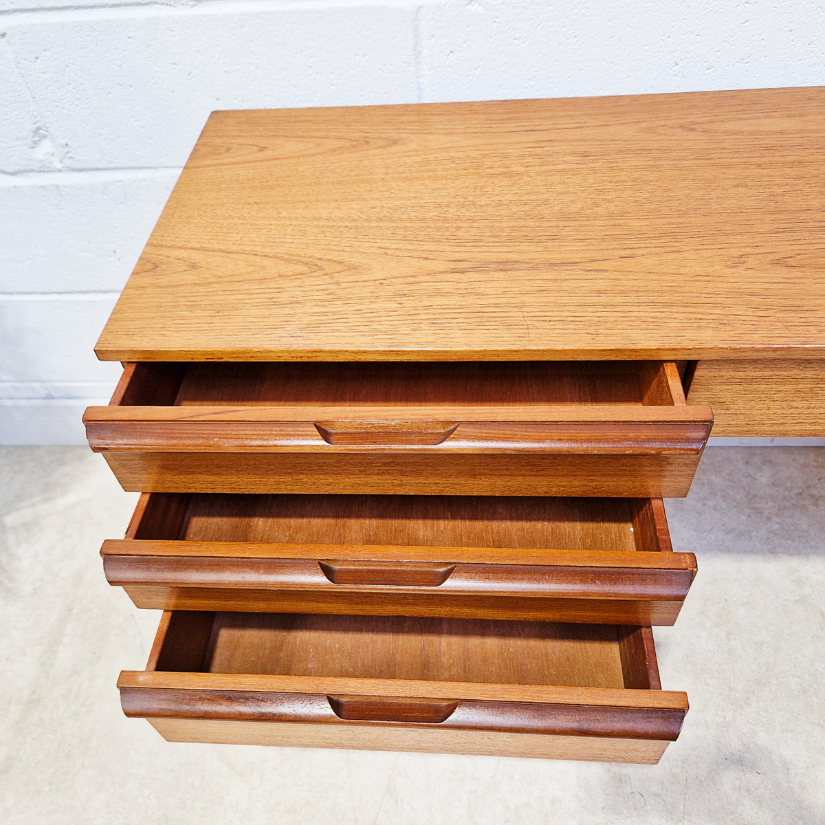 Avalon Vintage Mid Century Medium Teak Danish Design Desk Office Home