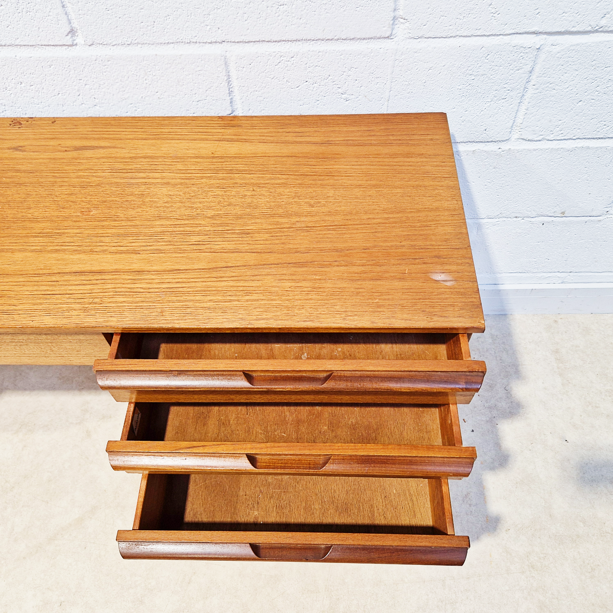 Avalon Vintage Mid Century Medium Teak Danish Design Desk Office Home