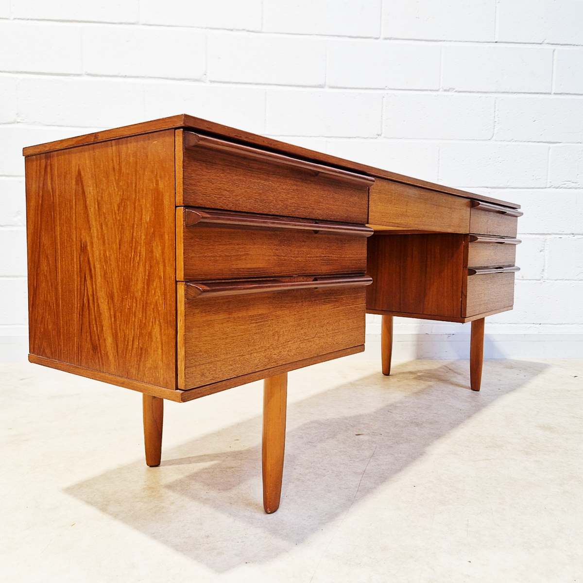 Avalon Vintage Mid Century Medium Teak Danish Design Desk Office Home