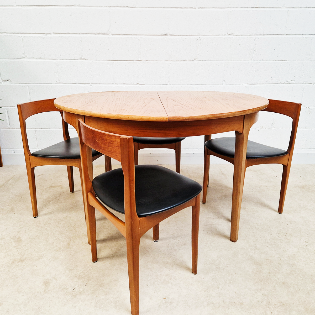 Nathan Vintage Mid Century Danish Design Round Extending Dining Table & 4 Chair Set