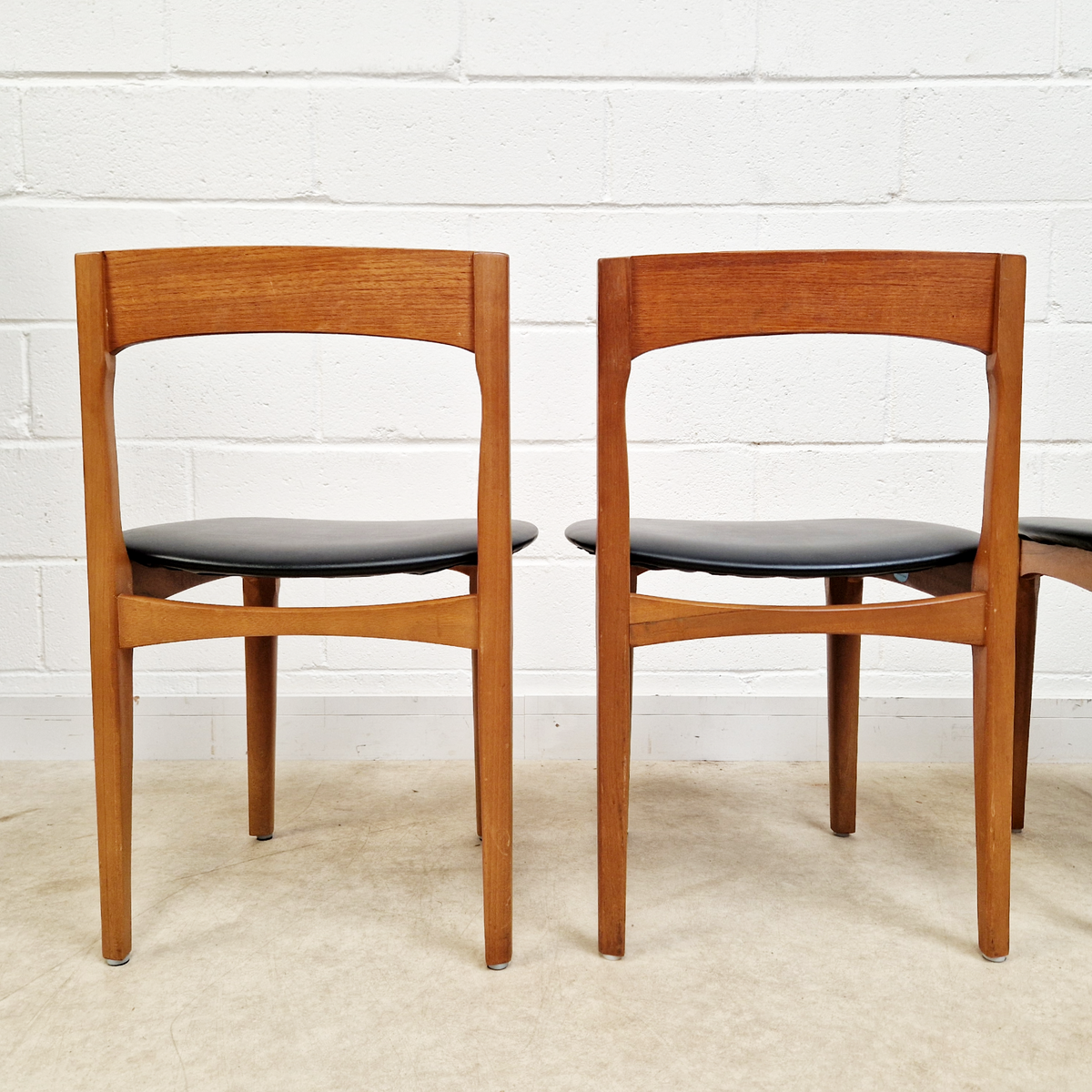 Nathan Vintage Mid Century Danish Design Round Extending Dining Table & 4 Chair Set