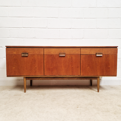Vintage Mid Century Medium Teak Danish Design Sideboard Drinks Cabinet Credenza