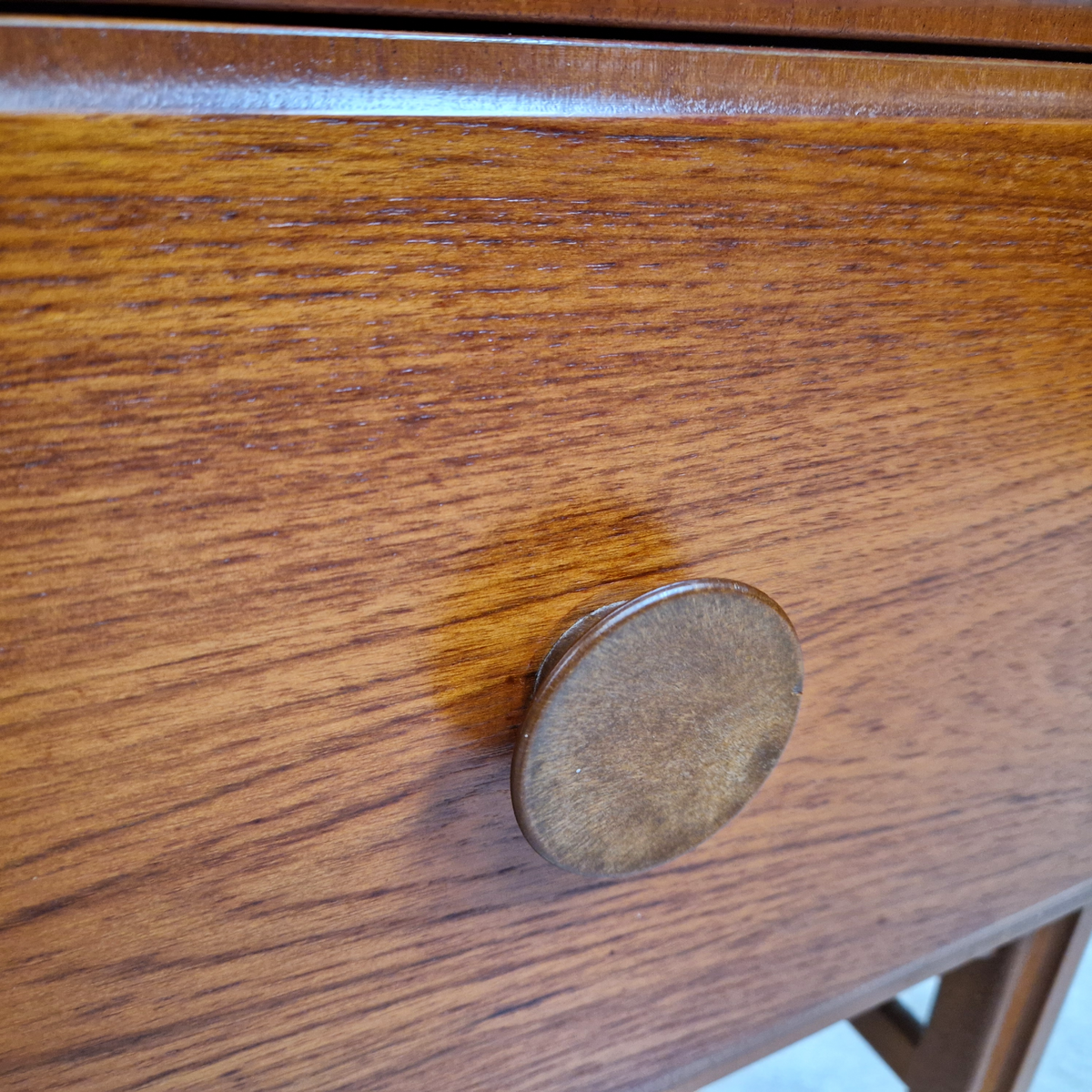 Meredew Vintage Mid Century Compact Danish Deisgn Sideboard Credenza