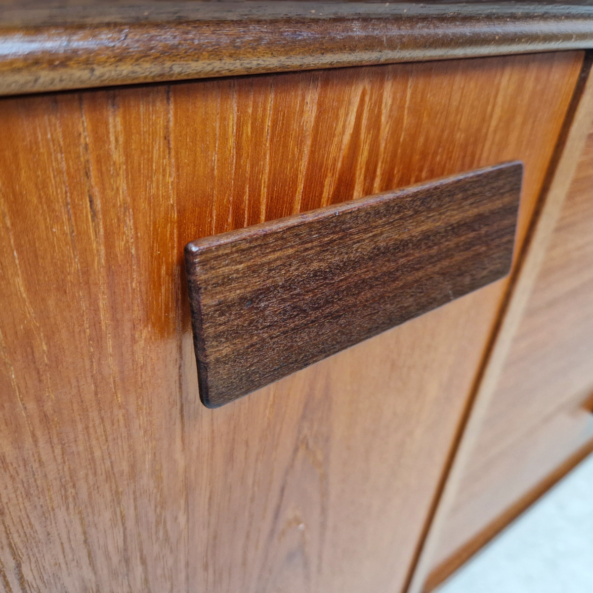 Vintage Mid Century Danish Design Sideboard Credenza