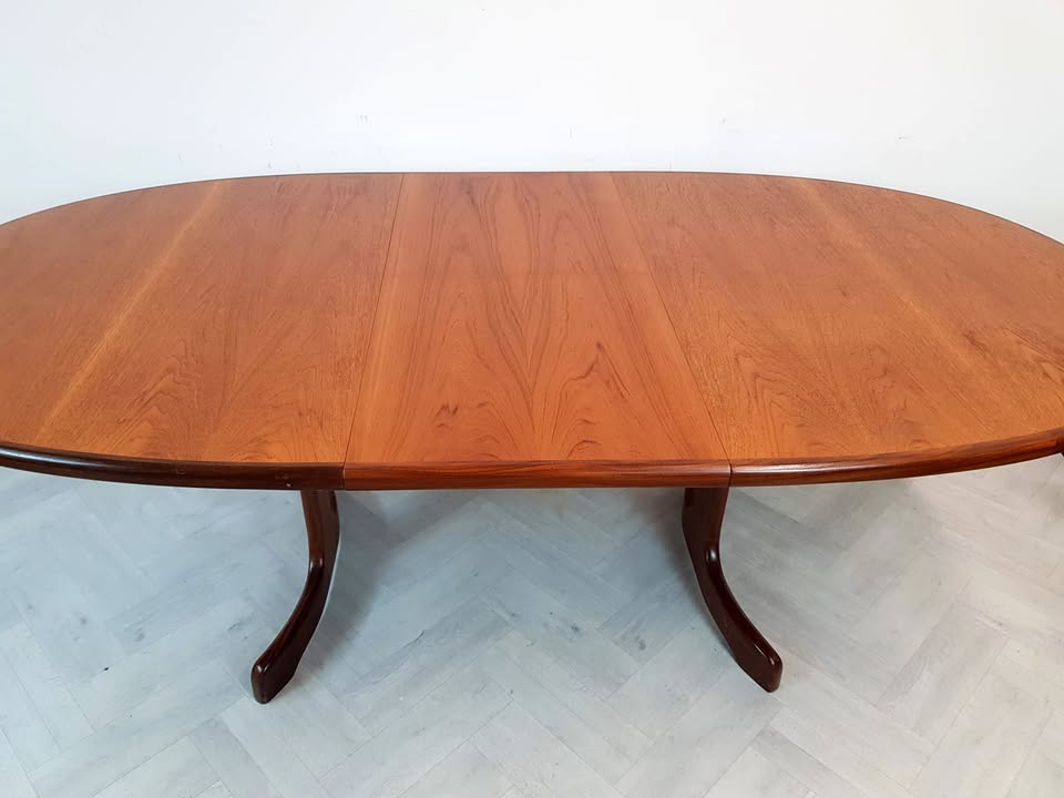 G Plan Fresco Red Label Vintage Danish Design Extending Oval Dining Table Chair Set