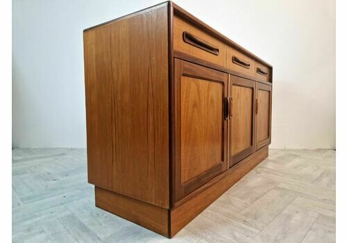 G Plan Fresco Red Label Vintage Mid Century Teak Danish Design Sideboard Buffet Credenza