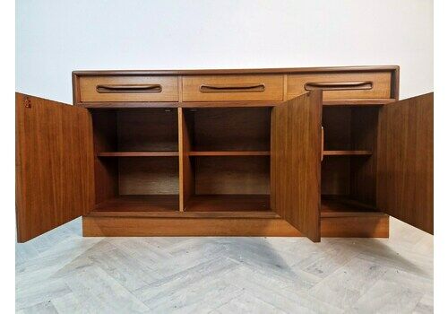 G Plan Fresco Red Label Vintage Mid Century Teak Danish Design Sideboard Buffet Credenza